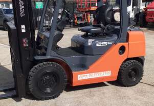 Toyota   8 series LPG forklift