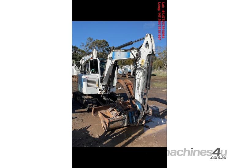 2022 Hyundai Excavator 6.0T With Tilt Hitch & Thumb