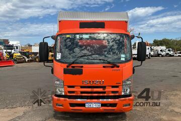 2010 Isuzu FRR500 Pantech (Day Cab)