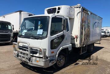 2010 Mitsubishi Fighter FK600 Refrigerated Pantech