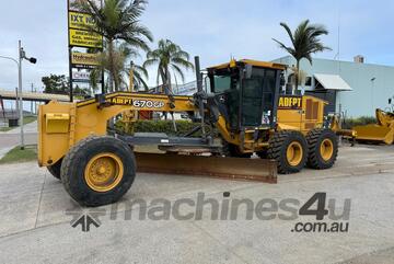 John Deere 2017   670GP