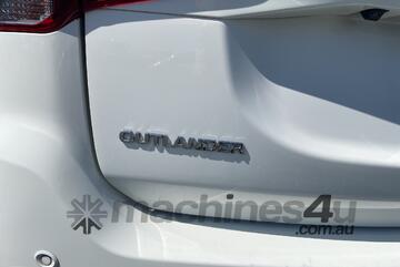 2020 Mitsubishi Outlander ES Petrol