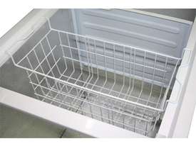 Chest Freezer 401L Flat Top/Flat Glass - picture2' - Click to enlarge