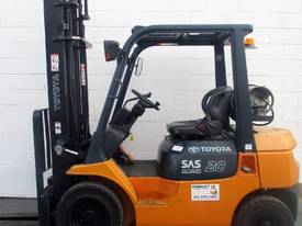 Toyota 7FG20 2 ton - picture0' - Click to enlarge