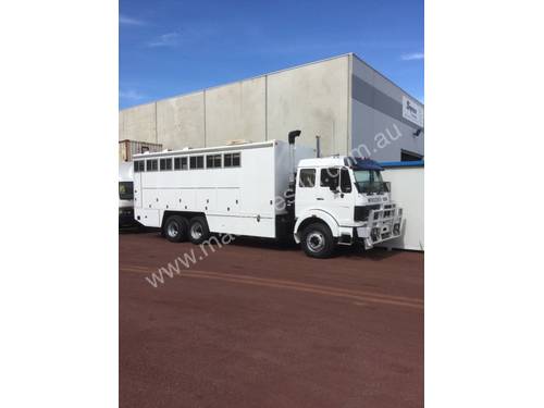 Mercedes Benz 2233 Stock/Cattle crate Truck