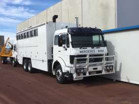 Mercedes Benz 2233 Stock/Cattle crate Truck - picture0' - Click to enlarge