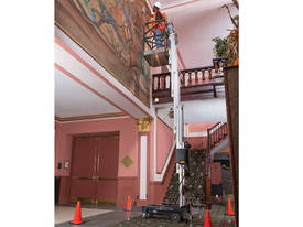 JLG 30AM Vertical Lift - picture3' - Click to enlarge