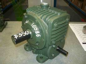 BORG WARNER 80/1 RATIO REDUCTION BOX - picture1' - Click to enlarge