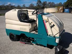 Tennant 8300 for quick sale  - picture0' - Click to enlarge