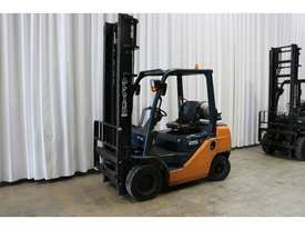 TOYOTA USED LPG FORKLIFT - picture2' - Click to enlarge