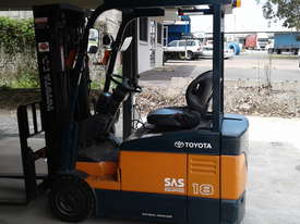 Toyota Electric Forklift - picture2' - Click to enlarge