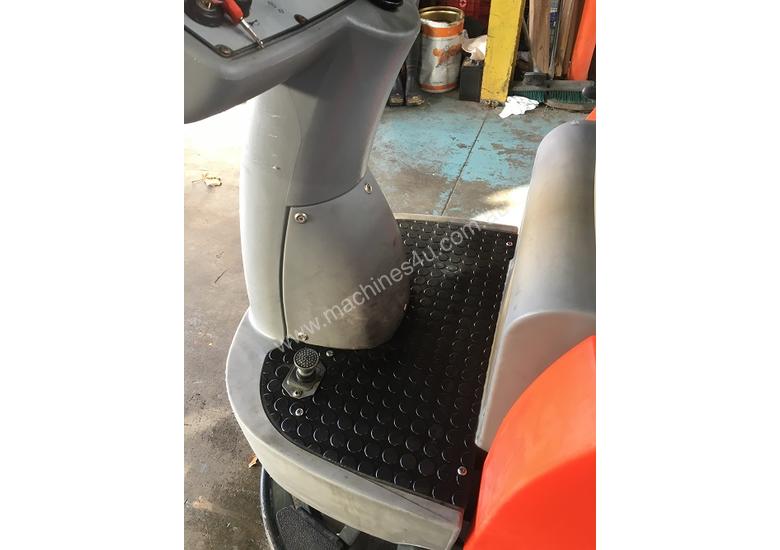 caption Hako Floor Sweeper Hakomatic Ride On Scrubber B115 R Battery Electric