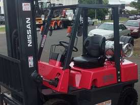 Nissan Forklift 2.5 Ton 6000mm Lift Height Fresh Paint - picture2' - Click to enlarge