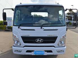 2019 Hyundai MIGHTY EX8   Cab Chassis   - picture0' - Click to enlarge