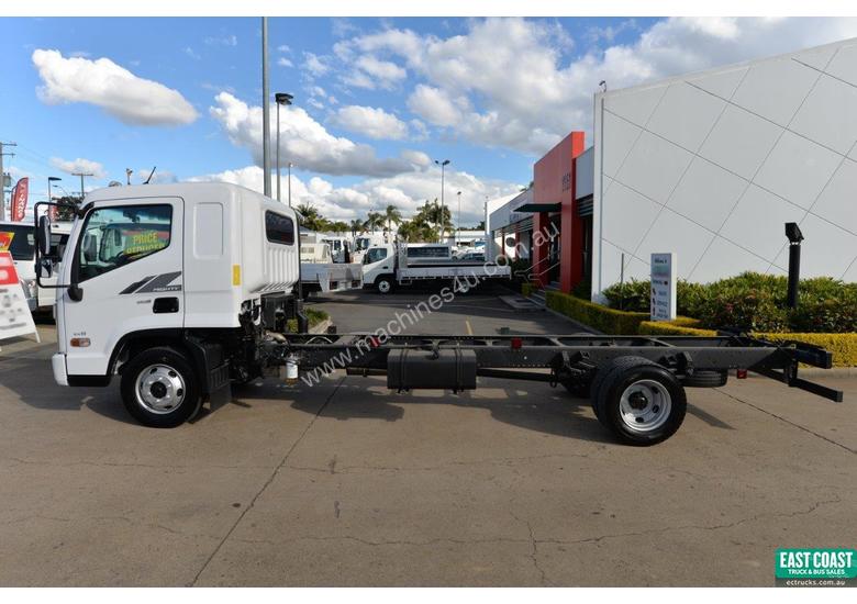 caption 2019 Hyundai MIGHTY EX8 Cab Chassis