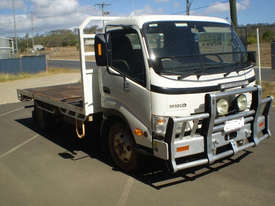 Hino Dutro Tray Truck - picture0' - Click to enlarge