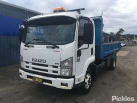 2009 Isuzu FRR500 SWB - picture1' - Click to enlarge