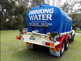 Kenworth T600 Water truck Truck - picture1' - Click to enlarge