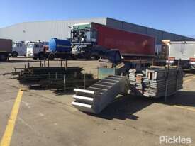 Assorted Scaffolding, Group Lot - picture0' - Click to enlarge