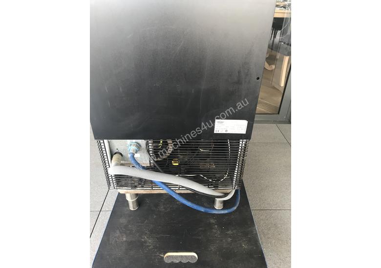 caption Brema Ice Maker