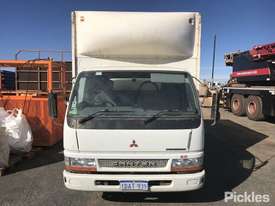2004 Mitsubishi Canter 500/600 - picture1' - Click to enlarge