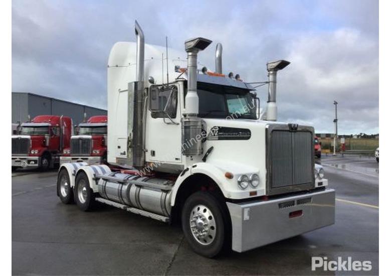 caption 2012 Western Star 4800FX