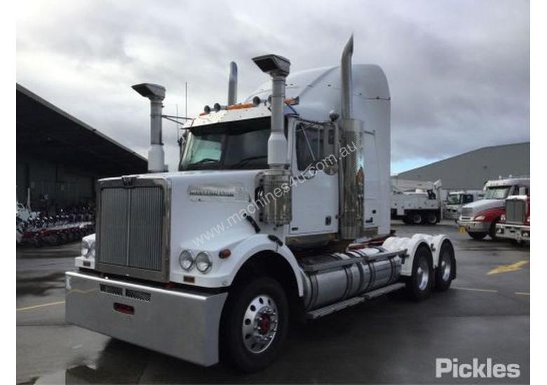 caption 2012 Western Star 4800FX