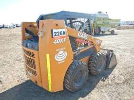 CASE 40XT Skid Steer Loader - picture1' - Click to enlarge