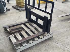 Tractor Pallet Forks 30HP-80HP - picture1' - Click to enlarge