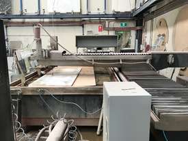 Waterjet Cutting System -3 AXIS in full working condition  - picture0' - Click to enlarge