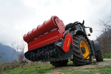 Seppi STARSOIL rock crusher and forestry tiller