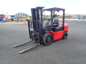 UNUSED 2020 REDLIFT CPCD35H-490 DIESEL FORKLIFT (3 STAGE) - picture0' - Click to enlarge