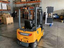 2 TON ELECTRIC COUNTERBALANCE FORKLIFT JUNGHEINRICH EFG320 - picture2' - Click to enlarge