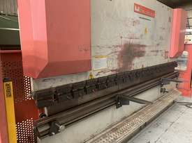 4 METER X 135 TON PRESS BRAKE WITH FASFOLD CONTROLLER - picture1' - Click to enlarge