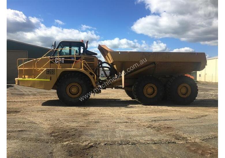 caption Caterpillar 740