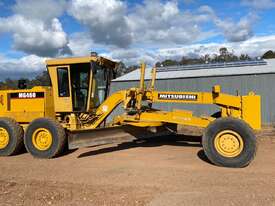MG460 Mitsubishi Ex Council Road Grader 14ft Mouldboard 185Hp - picture0' - Click to enlarge