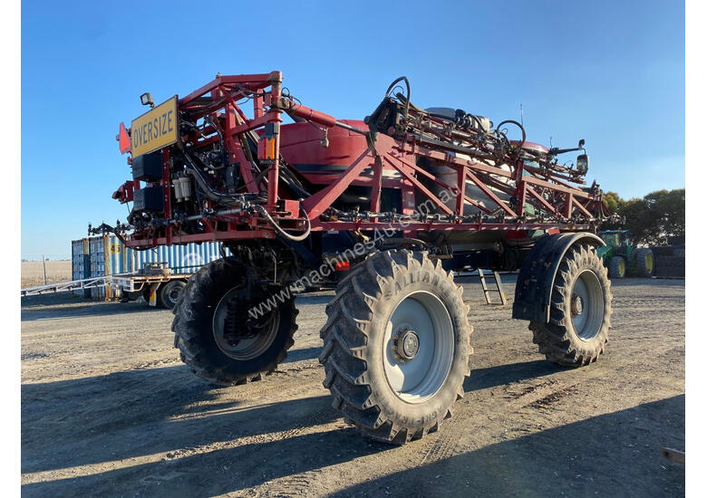 caption CASE IH 4430 Boom Spray Sprayer
