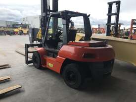 5.0T Diesel Counterbalance Forklift - picture1' - Click to enlarge