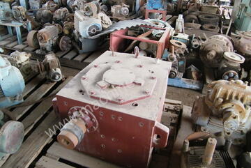 Lightning   gear box   unused