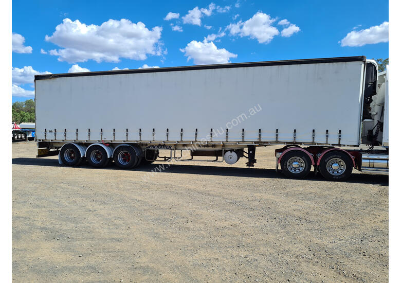 caption Maxitrans Semi Refrig Curtainsider Trailer