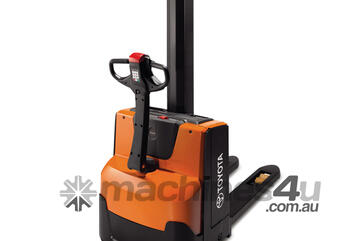 Toyota   SWE080L Walkie Stacker