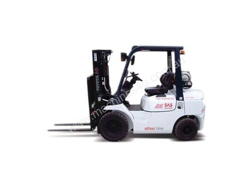 2.5T GAS FORKLIFT