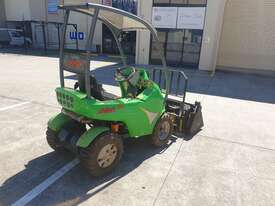 Avant 220 mini loader with pallet forks and 4in1 bucket - picture2' - Click to enlarge
