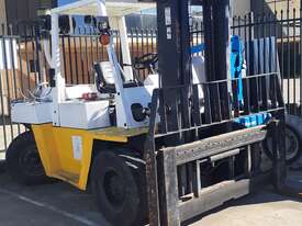 Nissan 6 ton Forklift for sale- 2m wide carriage dual front wheel 2.4m long tynes 3.7m lift height - picture0' - Click to enlarge