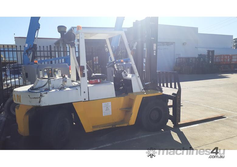 Used Nissan Nissan 6 ton Forklift for sale 2m wide carriage dual front