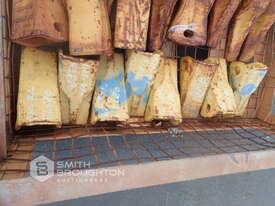 CAGE COMPRISING OF BUCKET TEETH & RIPPER BOOTS (UNUSED) - picture2' - Click to enlarge