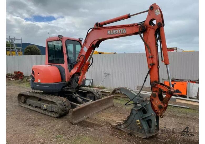 caption Excavator + Trailer