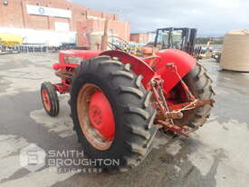 INTERNATIONAL B414 4X2 TRACTOR - picture2' - Click to enlarge