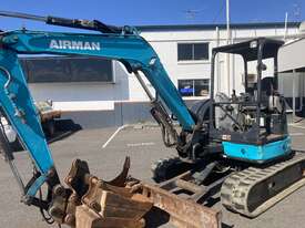 Airman AX55u 5.5 tonne excavator - picture1' - Click to enlarge