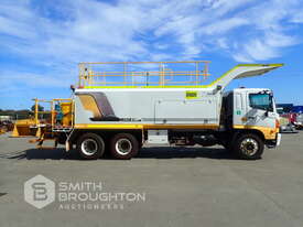 2011 HINO 500 SERIES 2628-FM 6X4 SERVICE TRUCK - picture0' - Click to enlarge
